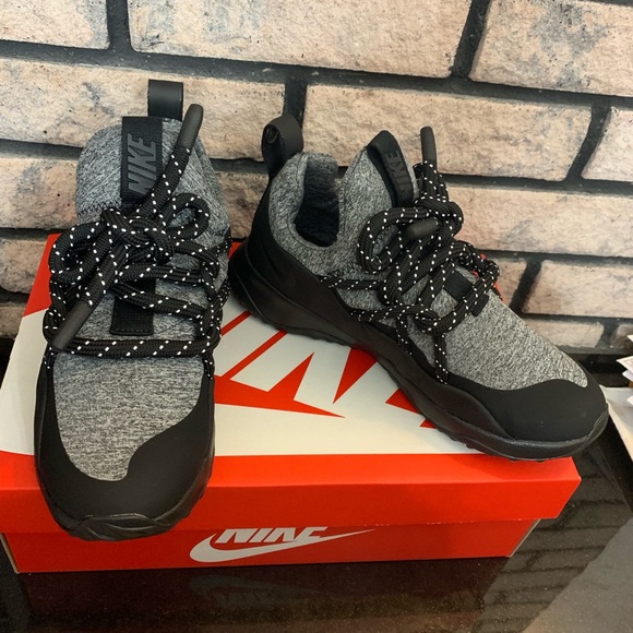 Women’s Nike City Loop - Picture 2 of 3